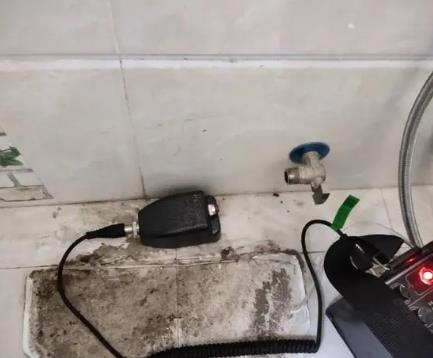 丹巴屋顶漏水维修公司分享下卫生间漏水的危害及解决方法